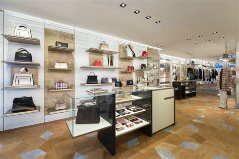 fendi amsterdam openingstijden|Boutique FENDI .